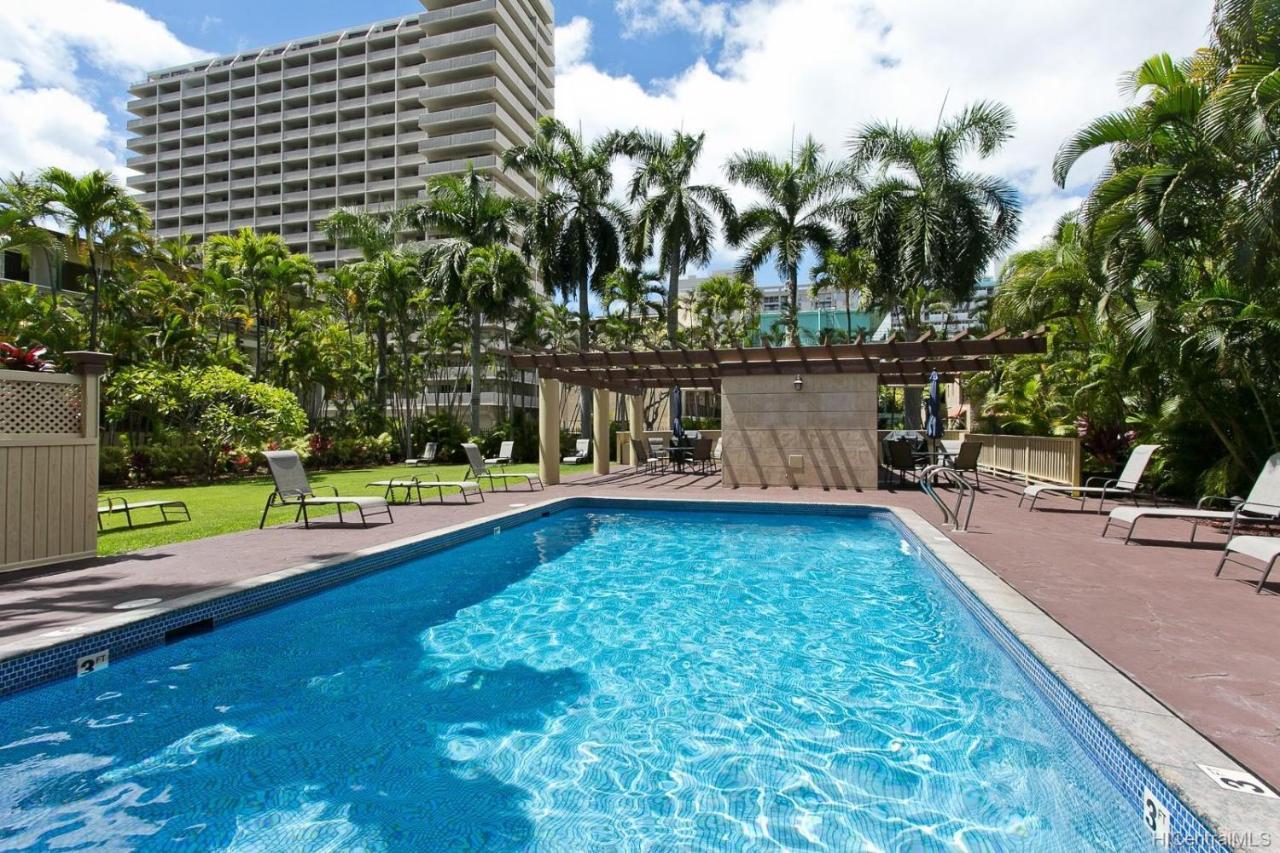 21st Floor Renovated With 2 Queen Beds * Honolulu