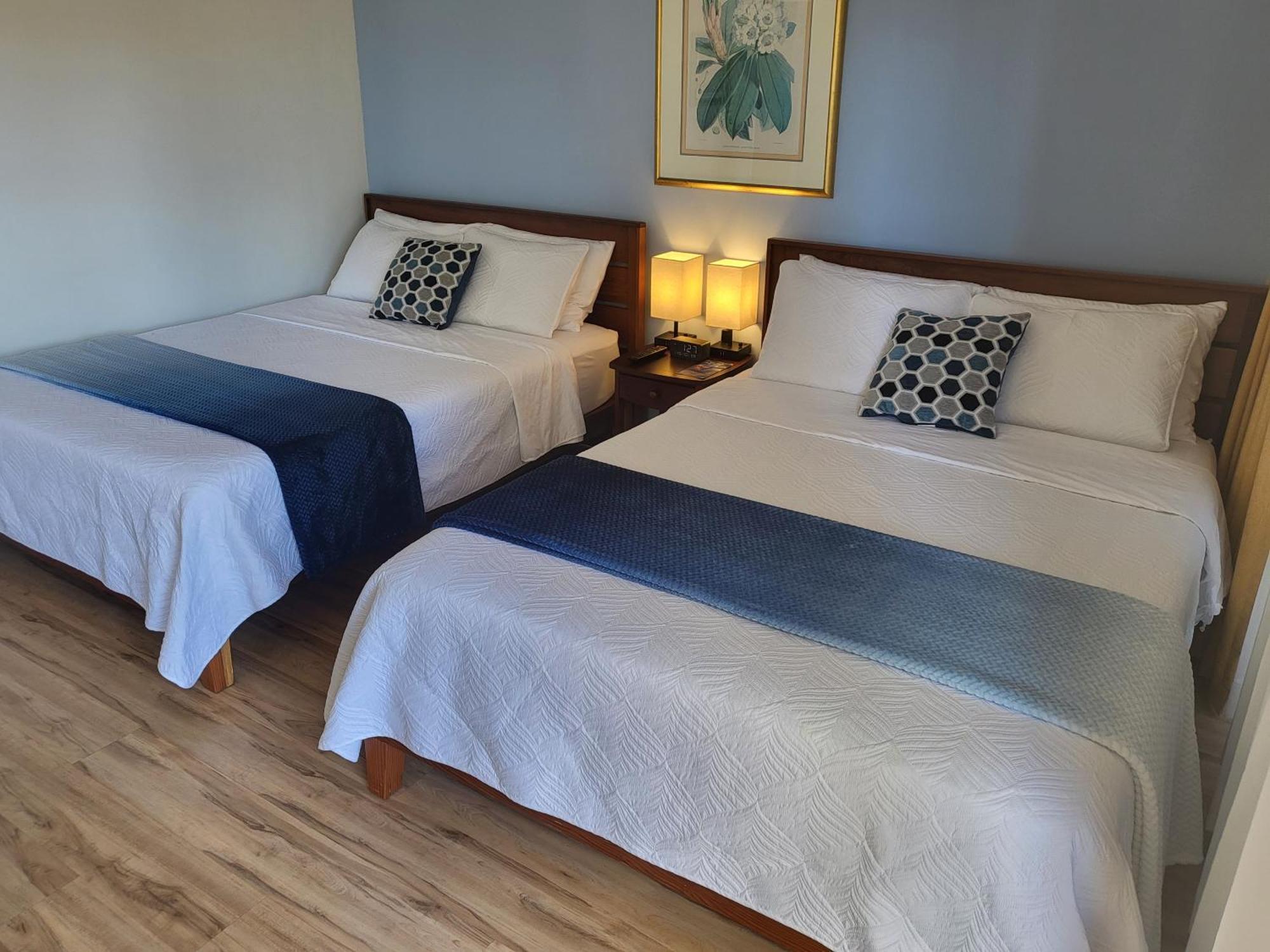 21st Floor Renovated With 2 Queen Beds *
