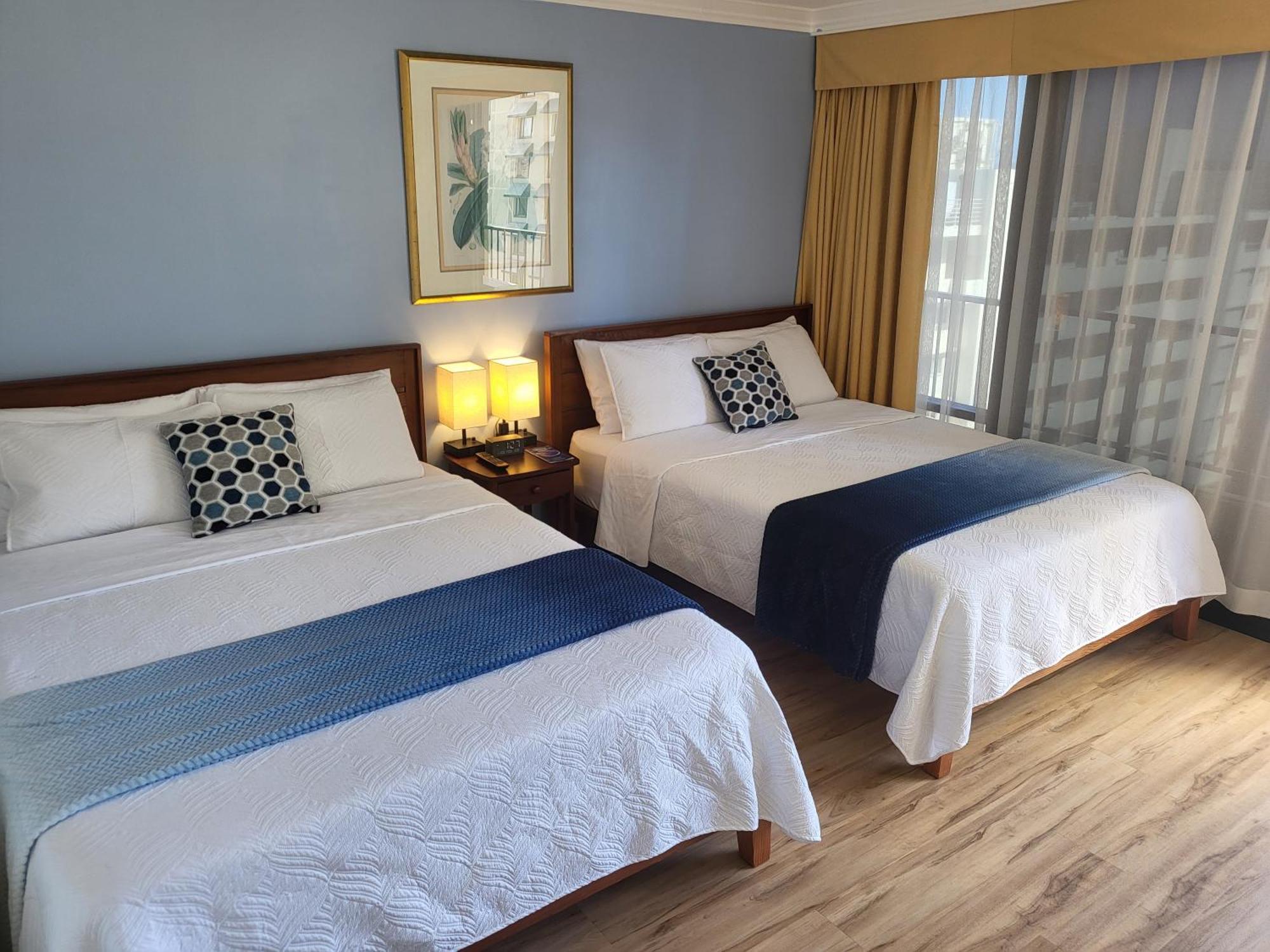 21st Floor Renovated With 2 Queen Beds Apartment